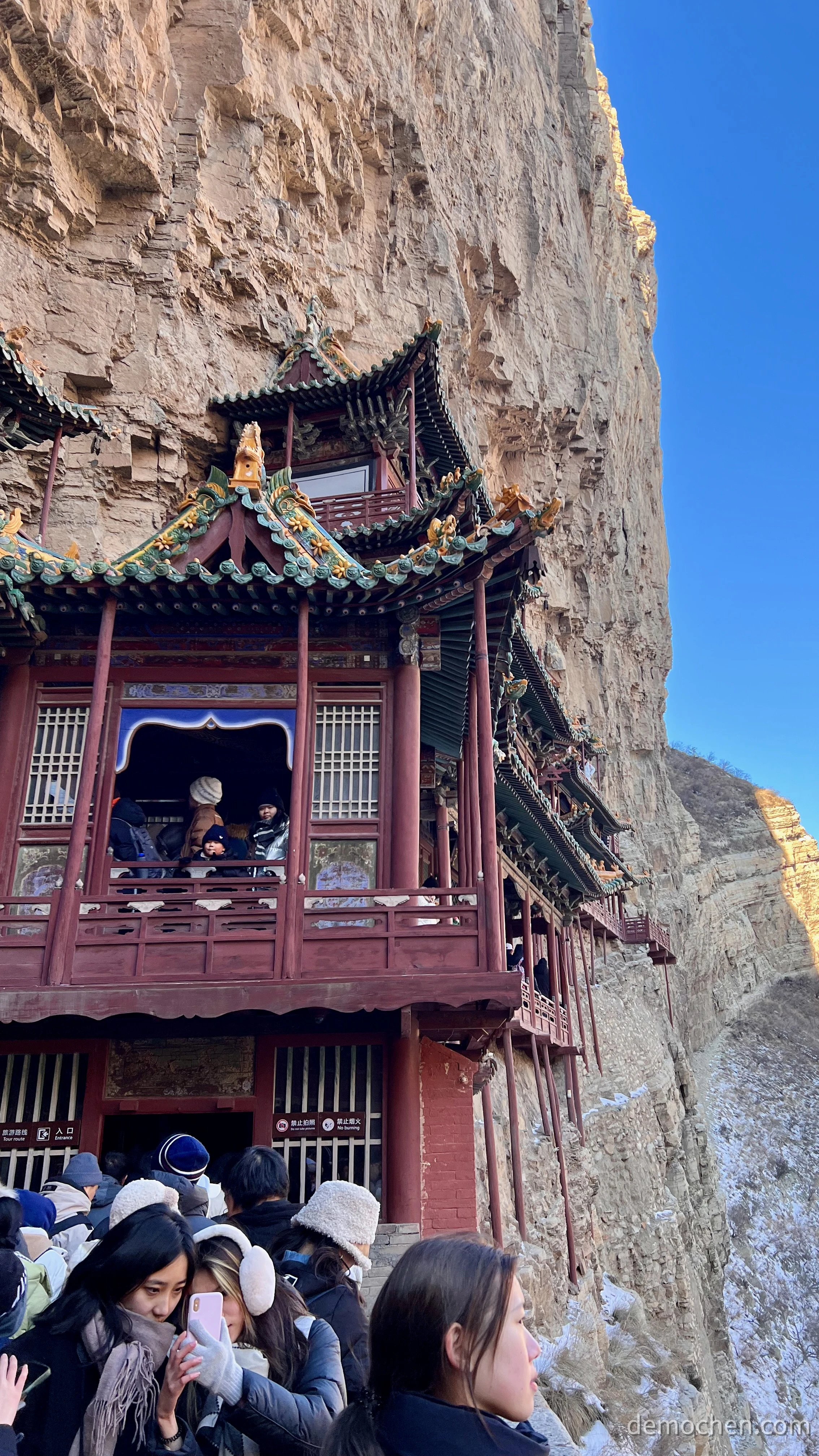 悬空寺内